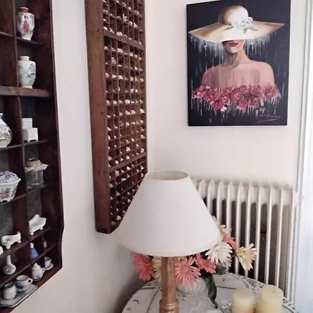 Beachfront Neoclassical Дом отдыха