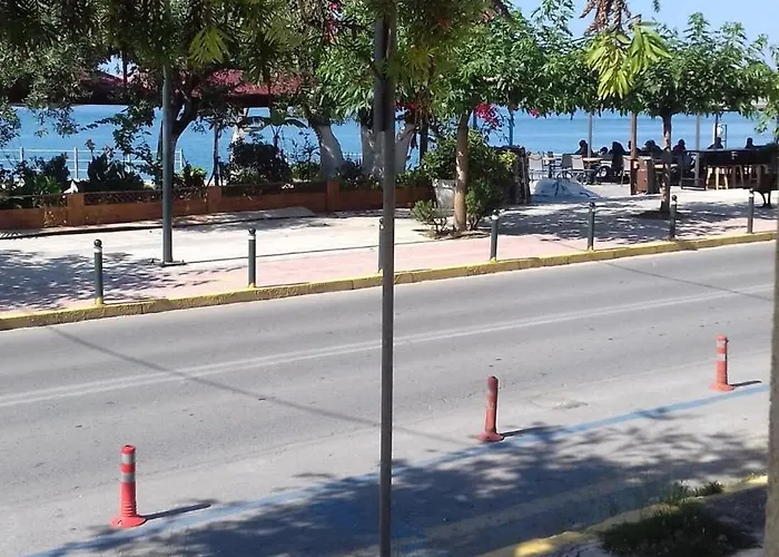 Beachfront Neoclassical Casa de Férias