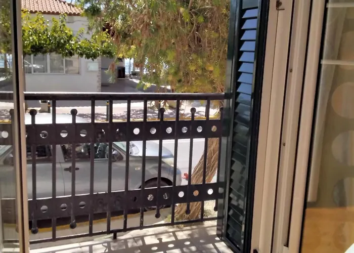 Casa de Férias Beachfront Neoclassical Calamata